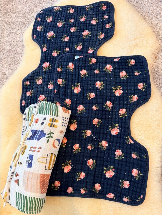 Little Unicorn Other - Little Unicorn Muslin Swaddle / Light Stroller Beach Coverage & Two Burp Clothes